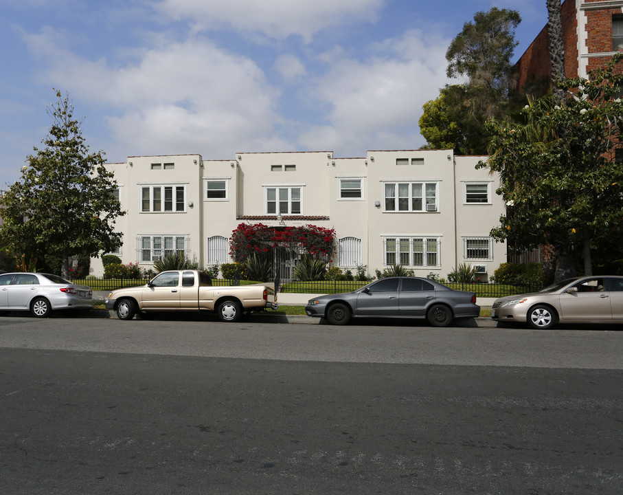 533 S Westmoreland Ave in Los Angeles, CA - Building Photo