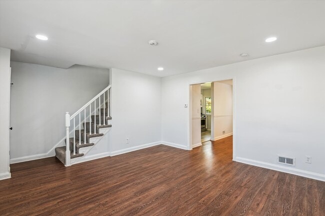 3627 Elmora Ave in Baltimore, MD - Foto de edificio - Building Photo