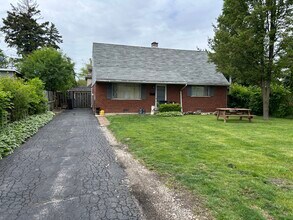 426 Mills St in Hinsdale, IL - Building Photo - Building Photo