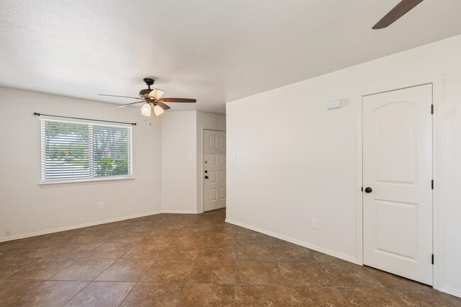 111 Rhonda Dr in Del Rio, TX - Building Photo - Building Photo