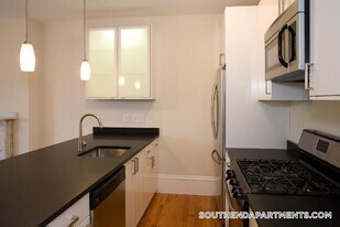 658 Massachusetts Ave, Unit 4 in Boston, MA - Building Photo