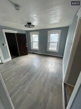 8 Bagley St in Pawtucket, RI - Building Photo - Building Photo