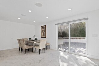 2827 Dunleer Pl in Los Angeles, CA - Building Photo - Building Photo