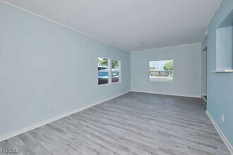4370 Deleon St in Ft. Myers, FL - Building Photo - Building Photo