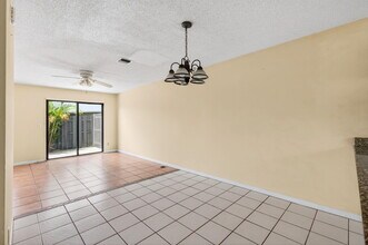 2006 Wharf Ln in Greenacres, FL - Foto de edificio - Building Photo