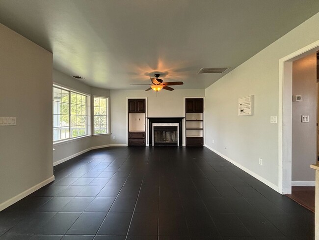 26377 Pittman Hill Rd in Clovis, CA - Building Photo - Building Photo