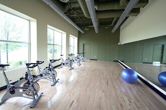 5647 Hampshire Ln in Ypsilanti, MI - Building Photo - Building Photo