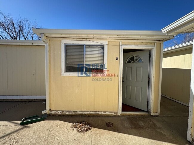 2090 Altura Blvd in Aurora, CO - Building Photo - Building Photo