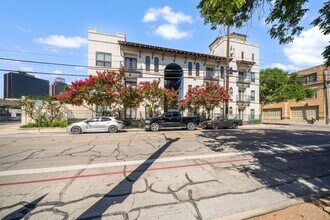 225 Lexington Ave in San Antonio, TX - Foto de edificio - Building Photo