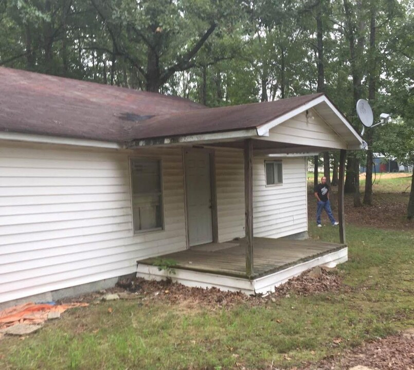 263 Country Rd in Van Buren, MO - Building Photo