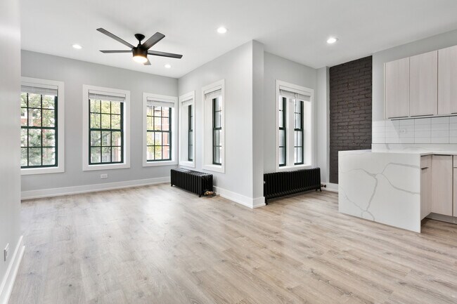 7736 N Eastlake Terrace in Chicago, IL - Building Photo - Building Photo