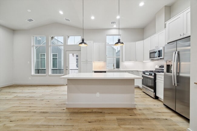 property at 5233 Hillman St
