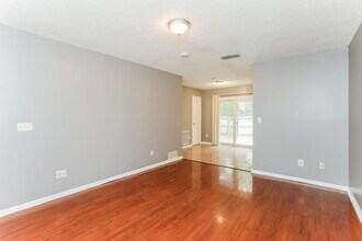 5049 Yearling Ln in Jacksonville, FL - Building Photo - Building Photo