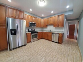 2242 N Western Ave in Chicago, IL - Building Photo - Building Photo