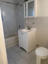 3164 Ampere Ave, Unit 2 in Bronx, NY - Foto de edificio - Building Photo