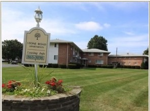 Stone Road Apartments in Greece, NY - Foto de edificio - Building Photo