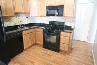 480 Fox Hills Dr N, Unit 4 in Bloomfield Hills, MI - Building Photo - Building Photo