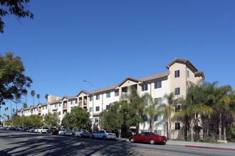 Pico Gramercy in Los Angeles, CA - Foto de edificio - Building Photo