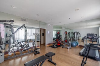 8715 in Los Angeles, CA - Building Photo - Interior Photo
