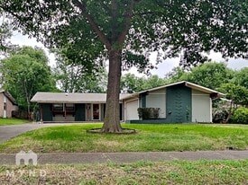 925 Warren Way in Richardson, TX - Building Photo