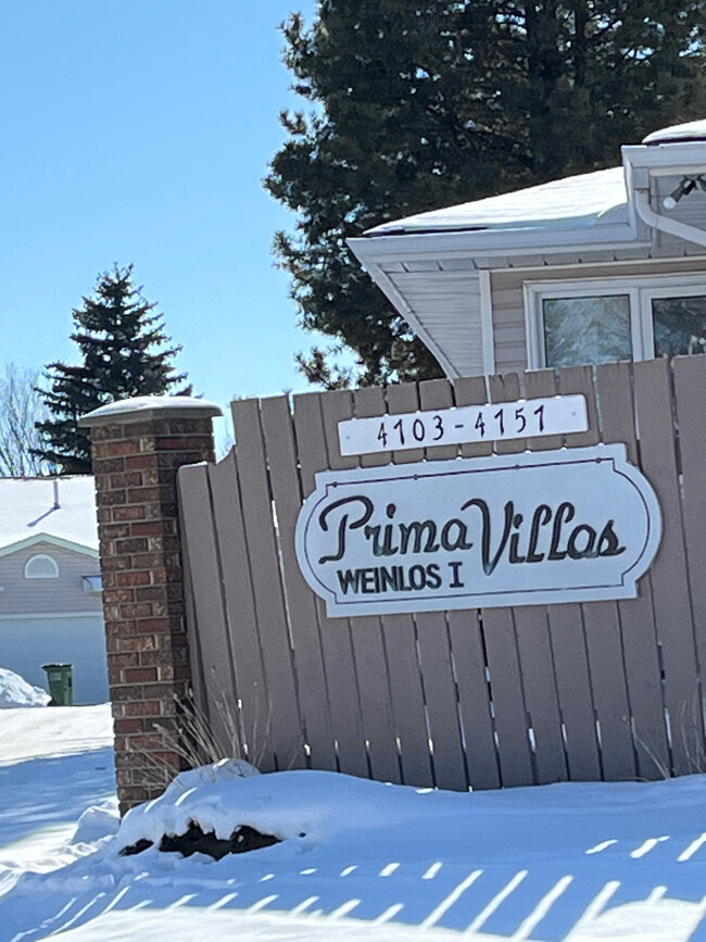 Prima Villas Weinlos I in Edmonton, AB - Building Photo - Other