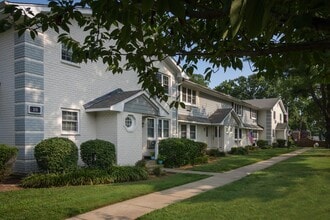 23 Weaver Dr in Massapequa, NY - Building Photo - Building Photo