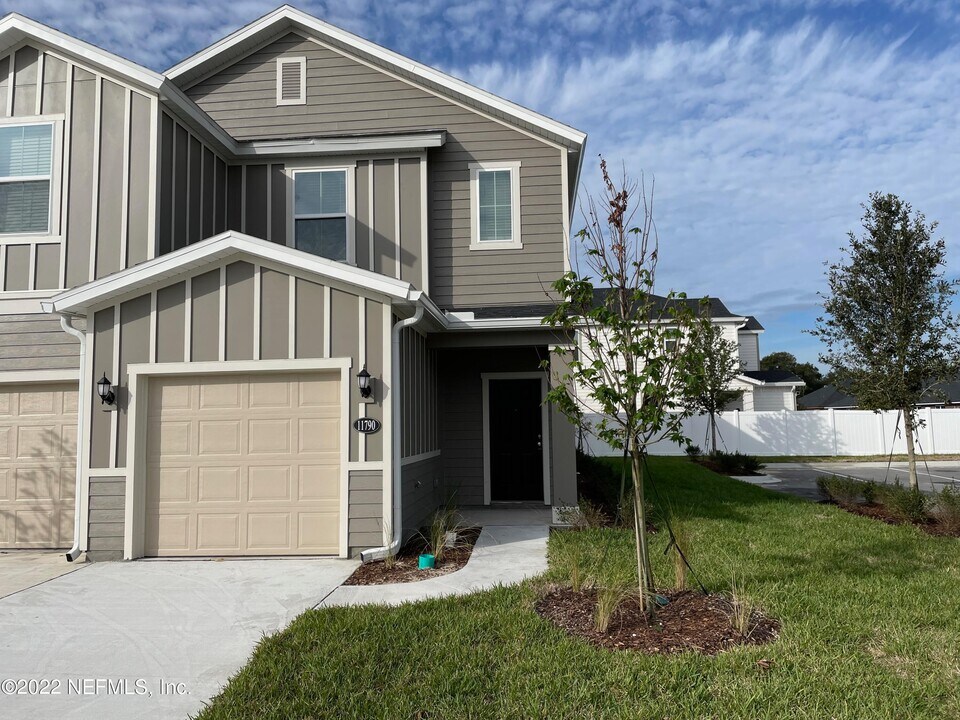 11790 Junegrass Rd in Jacksonville, FL - Building Photo