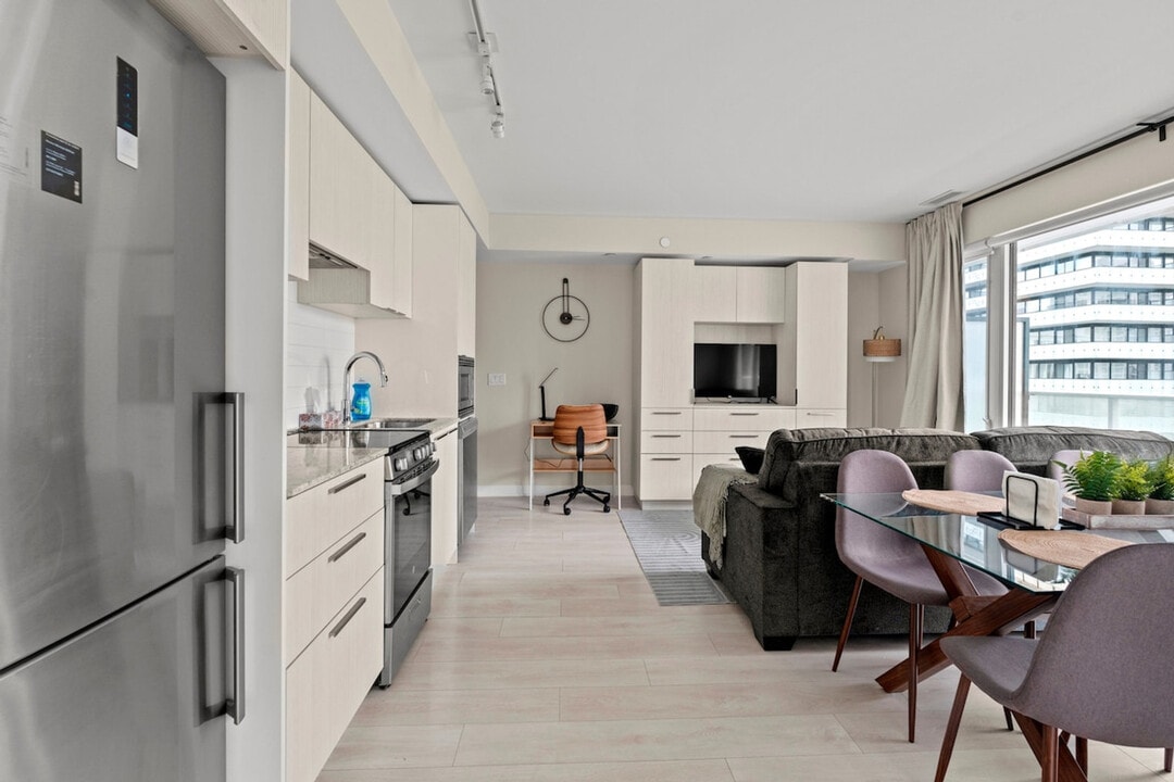 501 Yonge St, Unit SI ID1345963P in Toronto, ON - Building Photo