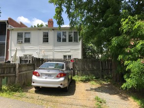 2647 41st St NW in Washington, DC - Building Photo - Building Photo