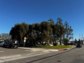 1800 Viola Pl in Costa Mesa, CA - Building Photo