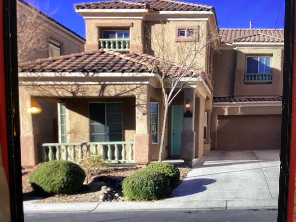 9444 Victory Garden Ave in Las Vegas, NV - Foto de edificio
