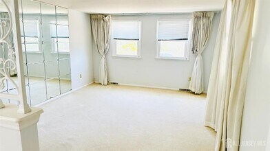 237 5th Ave in Cherry Hill Township, NJ - Building Photo - Building Photo