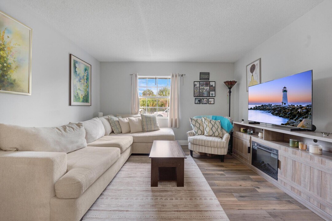 495 SE 8th St in Deerfield Beach, FL - Building Photo