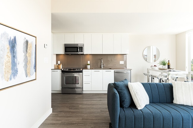 The Aria in Vancouver, BC - Building Photo - Building Photo