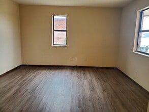 3114 Forestridge Dr. in Enid, OK - Foto de edificio - Building Photo