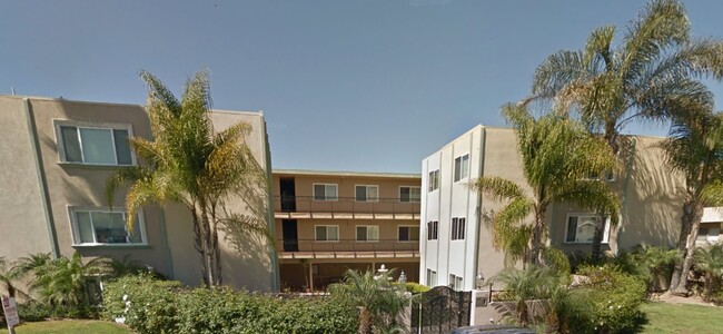 163 Paseo de la Concha, Unit 1 in Redondo Beach, CA - Foto de edificio - Building Photo