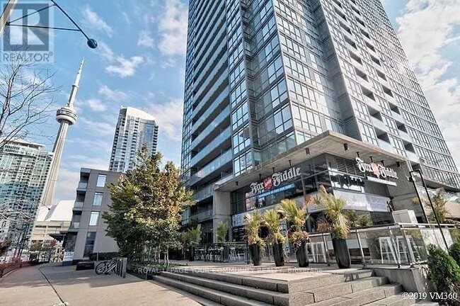 15-4115 Fort York Blvd