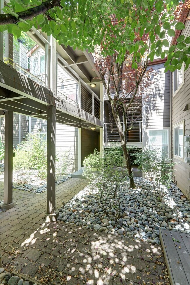 700 Front St S in Issaquah, WA - Foto de edificio - Building Photo