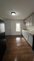 22 E Main St in Plymouth, PA - Building Photo
