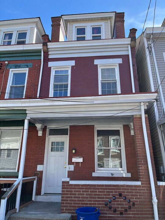5234 Carnegie St in Pittsburgh, PA - Building Photo
