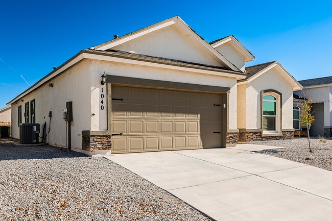 1040 Indigo Sky St in Horizon City, TX - Building Photo - Building Photo