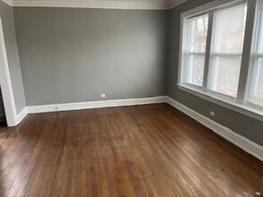 610 E 74th St in Chicago, IL - Building Photo - Building Photo