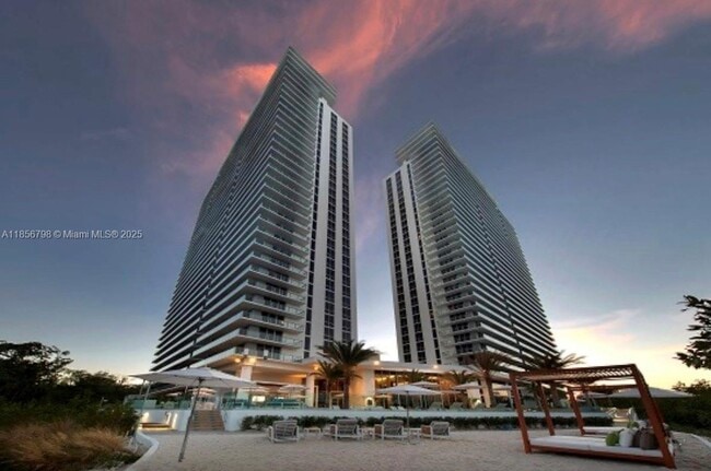 property at 16385 Biscayne Blvd