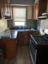 549 4th St, Unit #2 second floor in Fall River, MA - Building Photo - Building Photo