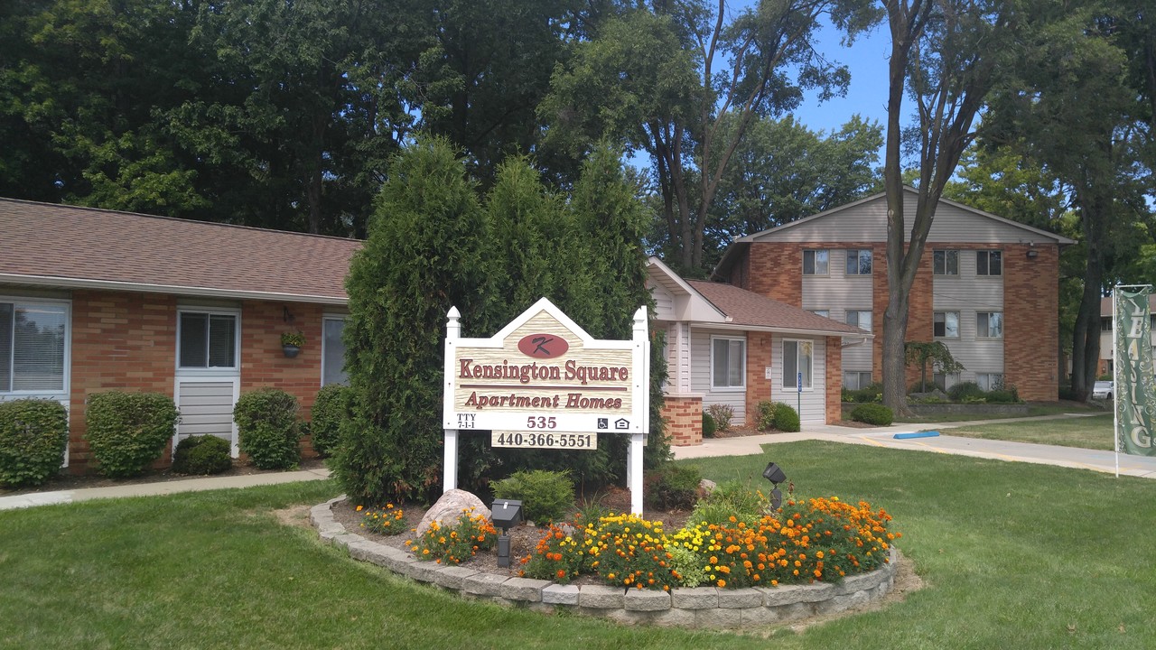 Kensington Square Apartments in Elyria, OH - Building Photo