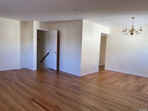 69 Inwood Rd in Port Washington, NY - Building Photo - Building Photo