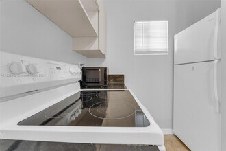1421 SW 3rd St in Miami, FL - Building Photo - Building Photo