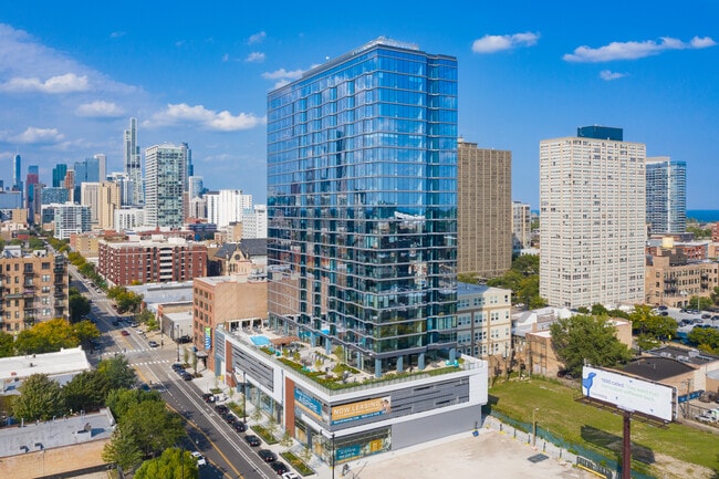 Aspire Residences in Chicago, IL - Foto de edificio - Building Photo