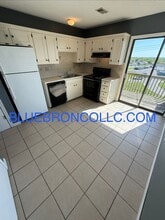 511 Sky Vue Dr in Raymore, MO - Building Photo - Building Photo