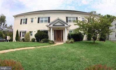 property at 401 S Courthouse Rd